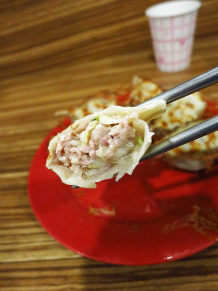 【桃園美食】宇都宮餃子-九層塔美味雪花餃