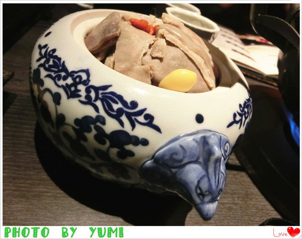 這一鍋皇室祕藏鍋物(朝富殿):【台中食記】七期特區美食!85度C集團也開火鍋店啦@這一鍋皇室秘藏鍋物(朝富殿)