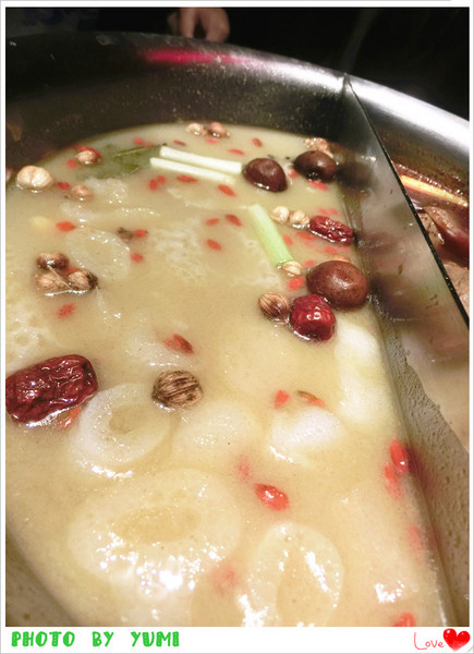 這一鍋皇室祕藏鍋物(朝富殿):【台中食記】七期特區美食!85度C集團也開火鍋店啦@這一鍋皇室秘藏鍋物(朝富殿)