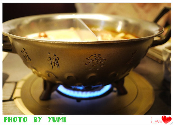 這一鍋皇室祕藏鍋物(朝富殿):【台中食記】七期特區美食!85度C集團也開火鍋店啦@這一鍋皇室秘藏鍋物(朝富殿)