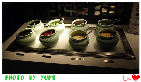 這一鍋皇室祕藏鍋物(朝富殿):【台中食記】七期特區美食!85度C集團也開火鍋店啦@這一鍋皇室秘藏鍋物(朝富殿)