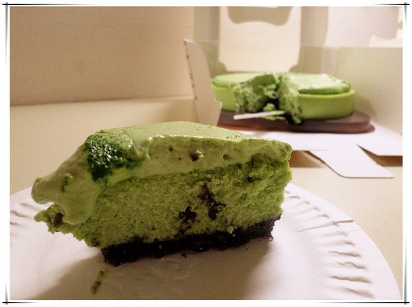 君城本家(重慶門市):【試吃】Oo香濃起司蛋糕又一波oO 吃過OREO起司蛋糕嗎?! ---君城本家(重慶分店)