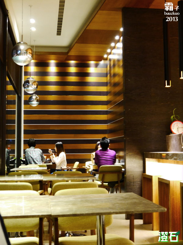 澄石蔬食咖啡廚坊(東興店)：澄石咖啡蔬食廚坊，蔬食新主義。