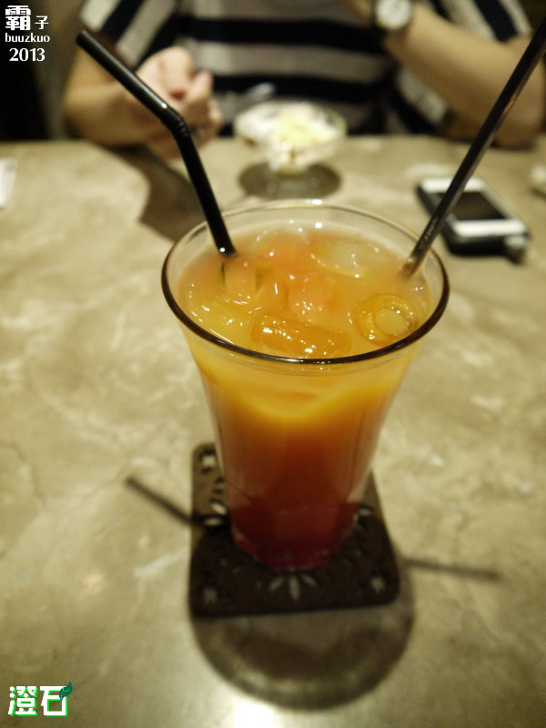 澄石蔬食咖啡廚坊(東興店)：澄石咖啡蔬食廚坊，蔬食新主義。