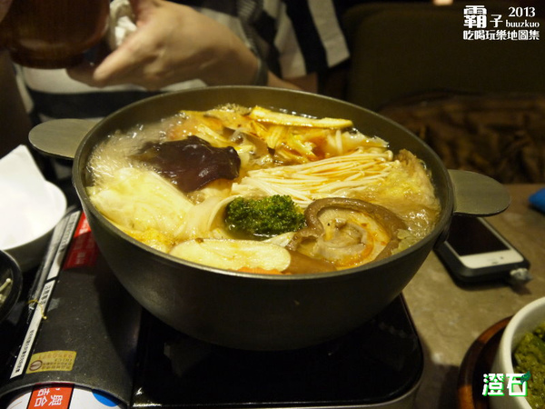 澄石蔬食咖啡廚坊(東興店)：澄石咖啡蔬食廚坊，蔬食新主義。