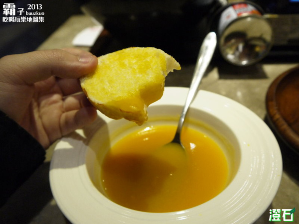 澄石蔬食咖啡廚坊(東興店)：澄石咖啡蔬食廚坊，蔬食新主義。