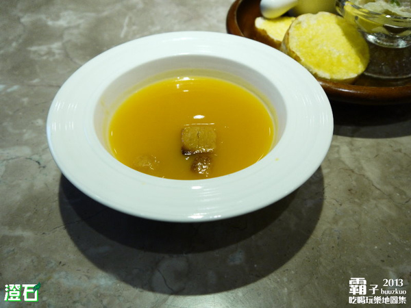 澄石蔬食咖啡廚坊(東興店)：澄石咖啡蔬食廚坊，蔬食新主義。