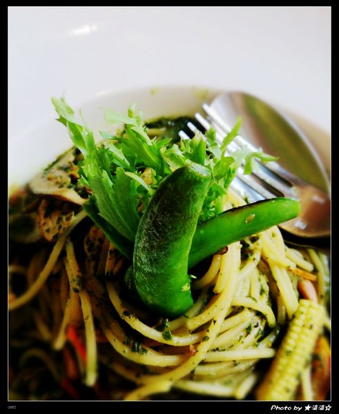 澄石蔬食咖啡廚坊(東興店)：【台中．美食】澄石蔬食咖啡廚坊(東興店)～素肉葷肉傻傻分不清之讓我Ｎ訪的超澎湃蔬食早餐♥