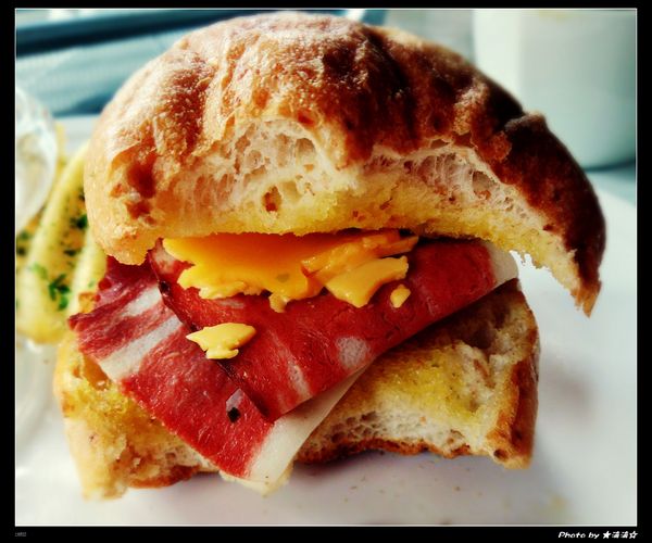 澄石蔬食咖啡廚坊(東興店)：【台中．美食】澄石蔬食咖啡廚坊(東興店)～素肉葷肉傻傻分不清之讓我Ｎ訪的超澎湃蔬食早餐♥