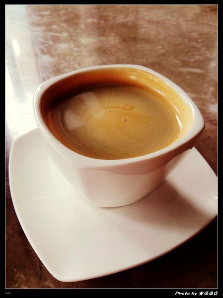 澄石蔬食咖啡廚坊(東興店)：【台中．美食】澄石蔬食咖啡廚坊(東興店)～素肉葷肉傻傻分不清之讓我Ｎ訪的超澎湃蔬食早餐♥