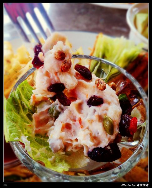 澄石蔬食咖啡廚坊(東興店)：【台中．美食】澄石蔬食咖啡廚坊(東興店)～素肉葷肉傻傻分不清之讓我Ｎ訪的超澎湃蔬食早餐♥