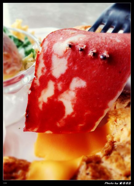 澄石蔬食咖啡廚坊(東興店)：【台中．美食】澄石蔬食咖啡廚坊(東興店)～素肉葷肉傻傻分不清之讓我Ｎ訪的超澎湃蔬食早餐♥