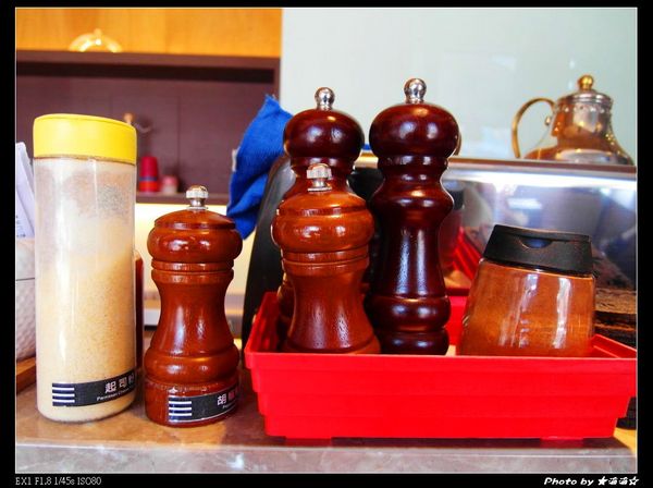 澄石蔬食咖啡廚坊(東興店)：【台中．美食】澄石蔬食咖啡廚坊(東興店)～素肉葷肉傻傻分不清之讓我Ｎ訪的超澎湃蔬食早餐♥