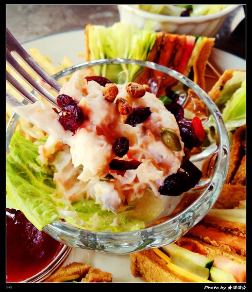 澄石蔬食咖啡廚坊(東興店)：【台中．美食】澄石蔬食咖啡廚坊(東興店)～素肉葷肉傻傻分不清之讓我Ｎ訪的超澎湃蔬食早餐♥