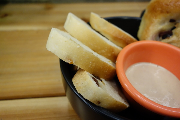 Dundas St.登打士街麵包美式主題餐廳(台北店)：登打士街+麵包吃到飽+美式主題餐廳+善導寺捷運站+平價餐點+主廚濃湯+雞肉麵+義大利麵