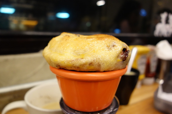 Dundas St.登打士街麵包美式主題餐廳(台北店)：登打士街+麵包吃到飽+美式主題餐廳+善導寺捷運站+平價餐點+主廚濃湯+雞肉麵+義大利麵