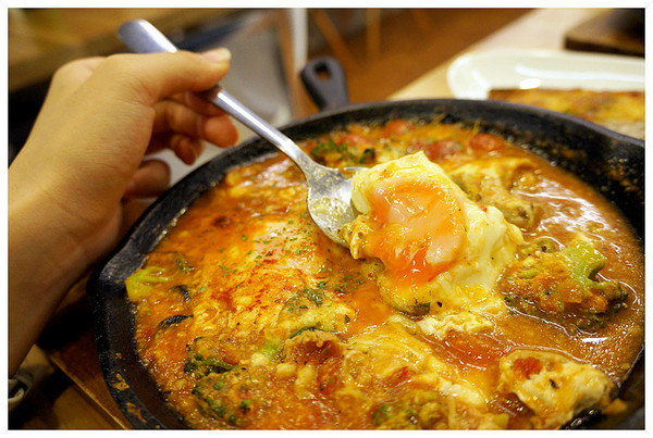 Dundas St.登打士街麵包美式主題餐廳：台北善導寺站♬學區名店開分店！市區品嘗手工麵包吃到飽Ｘ咖啡香，限定版異國料理菜單供應！ Dundas St. Mini 登打士街／台北店