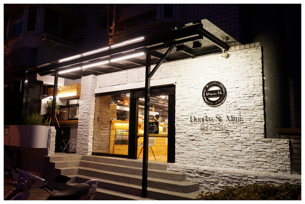 Dundas St.登打士街麵包美式主題餐廳：台北善導寺站♬學區名店開分店！市區品嘗手工麵包吃到飽Ｘ咖啡香，限定版異國料理菜單供應！ Dundas St. Mini 登打士街／台北店