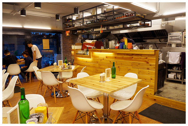 Dundas St.登打士街麵包美式主題餐廳：台北善導寺站♬學區名店開分店！市區品嘗手工麵包吃到飽Ｘ咖啡香，限定版異國料理菜單供應！ Dundas St. Mini 登打士街／台北店