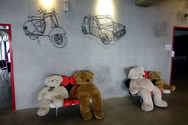 LOFT17 森活休閒園區：(胖樺食記)石碇山中靜謐優雅必訪咖啡廳「LOFT17 森活休閒園區」，腹地廣大風景優美如詩如畫/家族聚會尾牙春酒