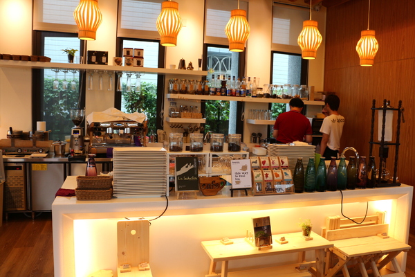 羅布森咖啡書蟲房:羅布森咖啡~書蟲房