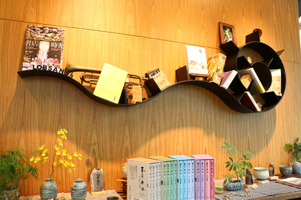 羅布森咖啡書蟲房:羅布森咖啡~書蟲房