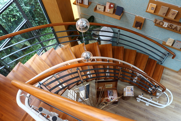 羅布森咖啡書蟲房:羅布森咖啡~書蟲房