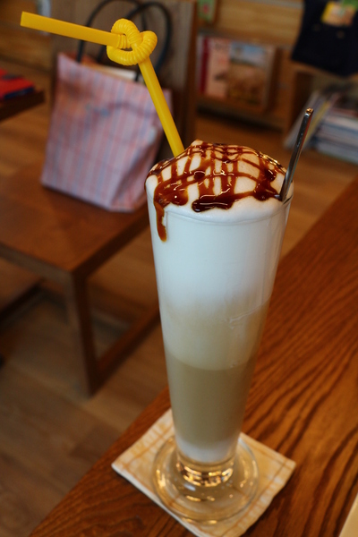 羅布森咖啡書蟲房:羅布森咖啡~書蟲房