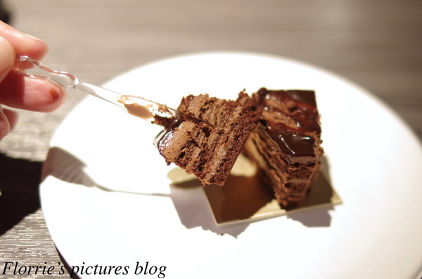 醉麻辣：台北美食(忠孝敦化站)~醉麻辣 麻辣鴛鴦鍋專門店~高品質的吃到飽東區麻辣火鍋店，漂亮的馬卡龍當餐後甜點