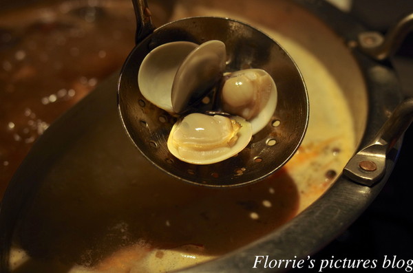 醉麻辣：台北美食(忠孝敦化站)~醉麻辣 麻辣鴛鴦鍋專門店~高品質的吃到飽東區麻辣火鍋店，漂亮的馬卡龍當餐後甜點