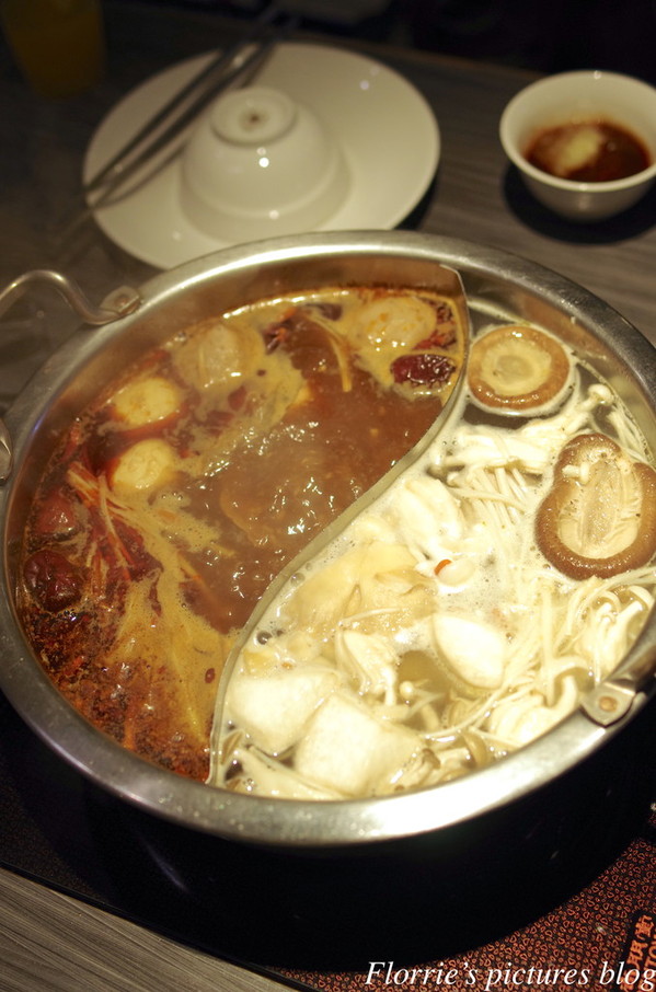 醉麻辣：台北美食(忠孝敦化站)~醉麻辣 麻辣鴛鴦鍋專門店~高品質的吃到飽東區麻辣火鍋店，漂亮的馬卡龍當餐後甜點