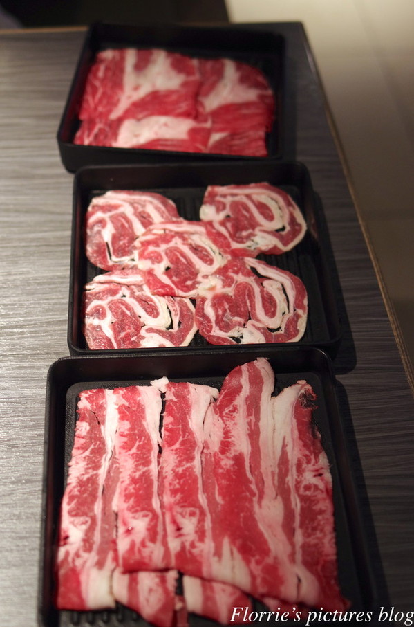 醉麻辣：台北美食(忠孝敦化站)~醉麻辣 麻辣鴛鴦鍋專門店~高品質的吃到飽東區麻辣火鍋店，漂亮的馬卡龍當餐後甜點