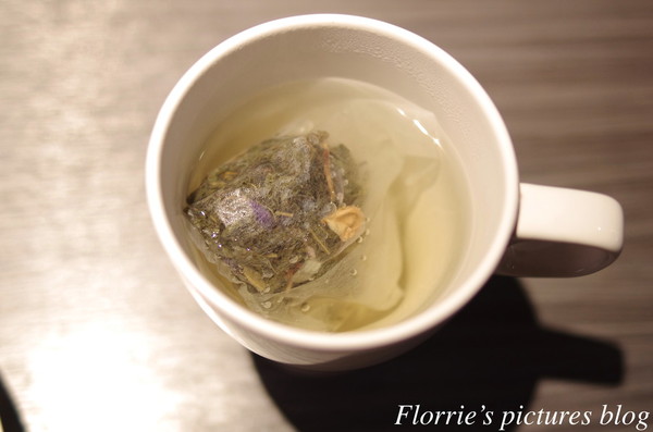 醉麻辣：台北美食(忠孝敦化站)~醉麻辣 麻辣鴛鴦鍋專門店~高品質的吃到飽東區麻辣火鍋店，漂亮的馬卡龍當餐後甜點