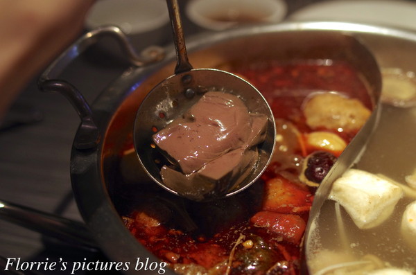 醉麻辣：台北美食(忠孝敦化站)~醉麻辣 麻辣鴛鴦鍋專門店~高品質的吃到飽東區麻辣火鍋店，漂亮的馬卡龍當餐後甜點