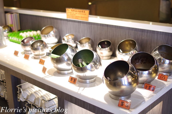 醉麻辣：台北美食(忠孝敦化站)~醉麻辣 麻辣鴛鴦鍋專門店~高品質的吃到飽東區麻辣火鍋店，漂亮的馬卡龍當餐後甜點