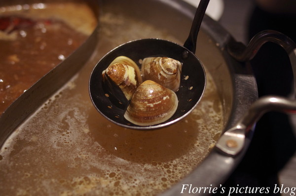 醉麻辣：台北美食(忠孝敦化站)~醉麻辣 麻辣鴛鴦鍋專門店~高品質的吃到飽東區麻辣火鍋店，漂亮的馬卡龍當餐後甜點