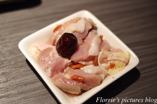 醉麻辣：台北美食(忠孝敦化站)~醉麻辣 麻辣鴛鴦鍋專門店~高品質的吃到飽東區麻辣火鍋店，漂亮的馬卡龍當餐後甜點