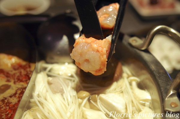 醉麻辣：台北美食(忠孝敦化站)~醉麻辣 麻辣鴛鴦鍋專門店~高品質的吃到飽東區麻辣火鍋店，漂亮的馬卡龍當餐後甜點