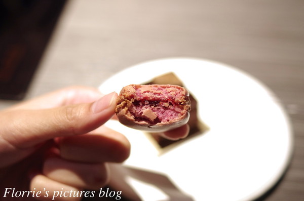 醉麻辣：台北美食(忠孝敦化站)~醉麻辣 麻辣鴛鴦鍋專門店~高品質的吃到飽東區麻辣火鍋店，漂亮的馬卡龍當餐後甜點