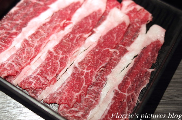 醉麻辣：台北美食(忠孝敦化站)~醉麻辣 麻辣鴛鴦鍋專門店~高品質的吃到飽東區麻辣火鍋店，漂亮的馬卡龍當餐後甜點