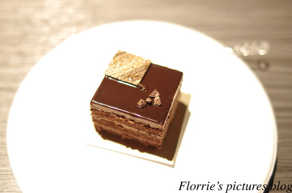 醉麻辣：台北美食(忠孝敦化站)~醉麻辣 麻辣鴛鴦鍋專門店~高品質的吃到飽東區麻辣火鍋店，漂亮的馬卡龍當餐後甜點