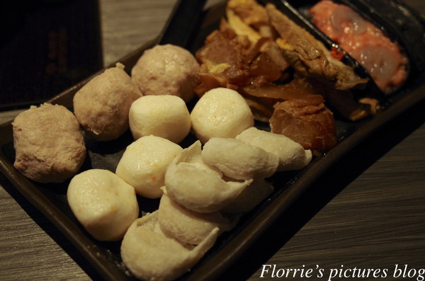 醉麻辣：台北美食(忠孝敦化站)~醉麻辣 麻辣鴛鴦鍋專門店~高品質的吃到飽東區麻辣火鍋店，漂亮的馬卡龍當餐後甜點