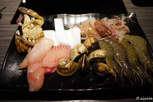 醉麻辣:台北市●大安區-醉麻辣~食材精緻的吃到飽火鍋!!!法國馬卡龍+哈根達斯~魅力無法擋!!!