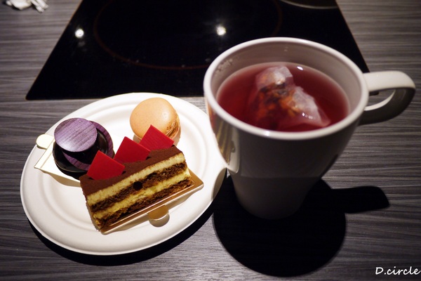 醉麻辣:台北市●大安區-醉麻辣~食材精緻的吃到飽火鍋!!!法國馬卡龍+哈根達斯~魅力無法擋!!!