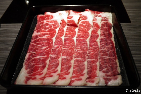 醉麻辣:台北市●大安區-醉麻辣~食材精緻的吃到飽火鍋!!!法國馬卡龍+哈根達斯~魅力無法擋!!!