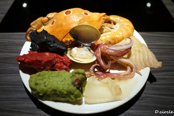 醉麻辣:台北市●大安區-醉麻辣~食材精緻的吃到飽火鍋!!!法國馬卡龍+哈根達斯~魅力無法擋!!!