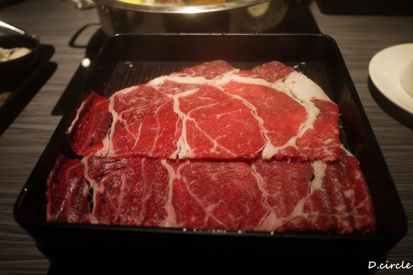 醉麻辣:台北市●大安區-醉麻辣~食材精緻的吃到飽火鍋!!!法國馬卡龍+哈根達斯~魅力無法擋!!!