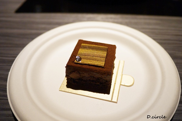 醉麻辣:台北市●大安區-醉麻辣~食材精緻的吃到飽火鍋!!!法國馬卡龍+哈根達斯~魅力無法擋!!!