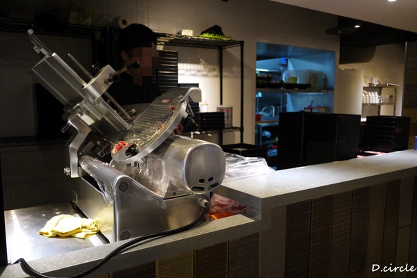 醉麻辣:台北市●大安區-醉麻辣~食材精緻的吃到飽火鍋!!!法國馬卡龍+哈根達斯~魅力無法擋!!!