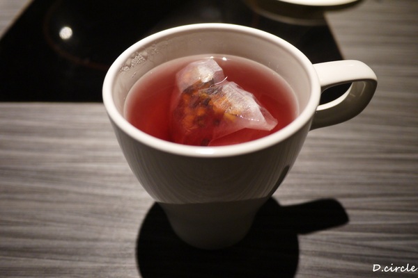 醉麻辣:台北市●大安區-醉麻辣~食材精緻的吃到飽火鍋!!!法國馬卡龍+哈根達斯~魅力無法擋!!!